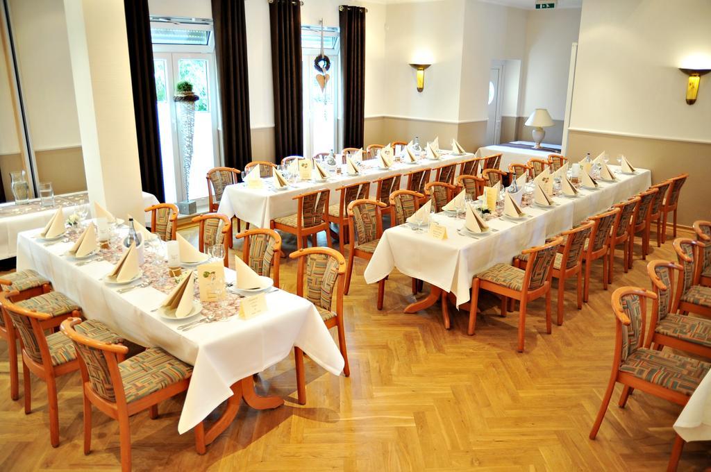 Hotel Restaurant Buergerklause Tapken Garrel Exterior foto